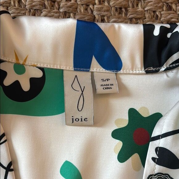 Joie White and Green Artistic Blouse - Picture 2 of 9